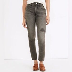 Madewell The Perfect Vintage Jean in Cosner Wash: Knee-Rip Edition- size 25